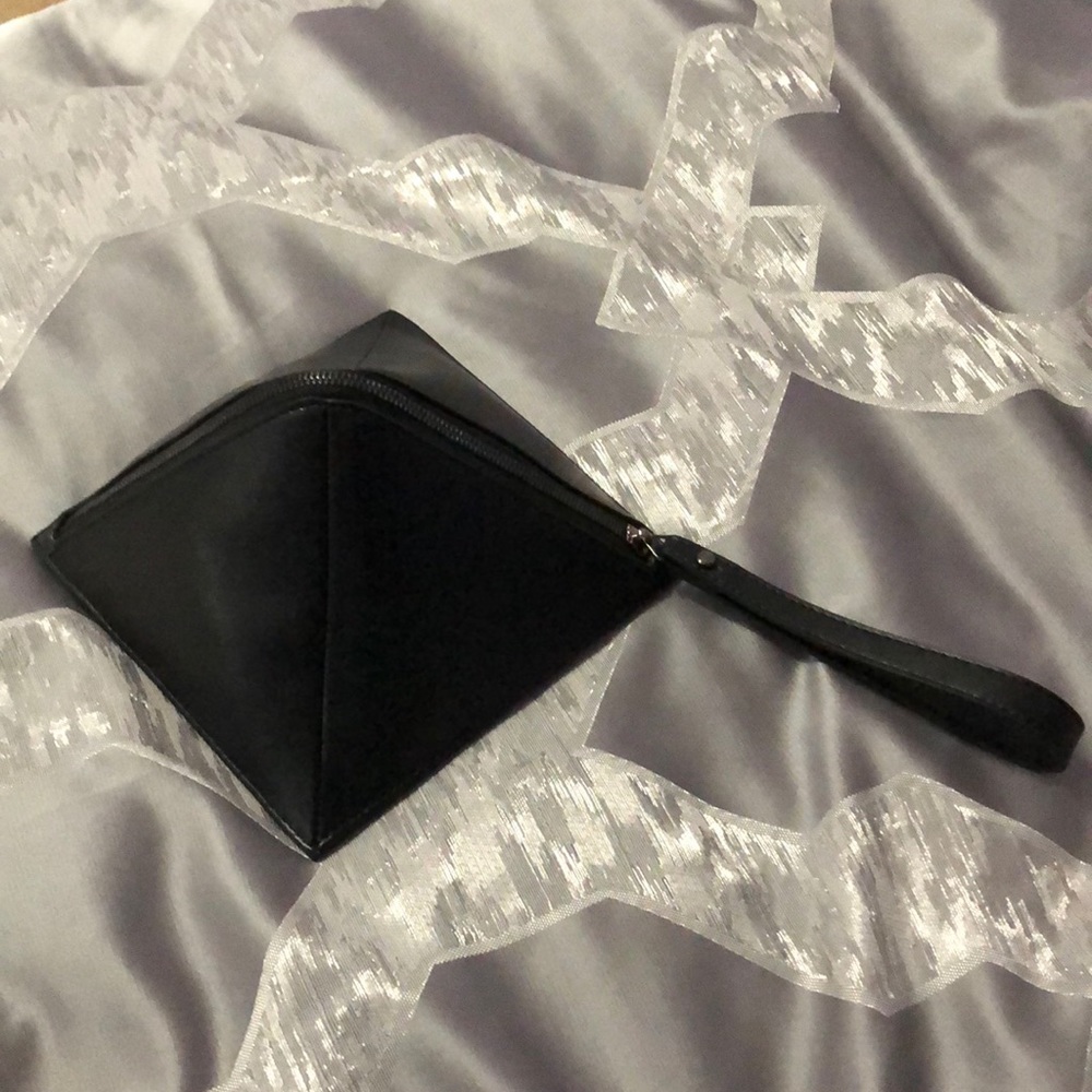 Philo Pyramid Clutch